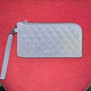 NWOT: Vera Bradley Quilted Wristlet
